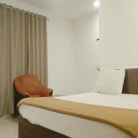 Olive Resort - Spacious 7 Bhk Ac Rooms With 1 Acre Garden, Swimming Pool And Outdoor Games Chennai Esterno foto